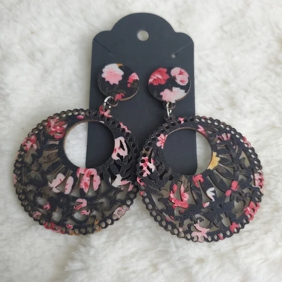 3/$15 New Black Wooden Floral Fabric Earrings - Picture 3 of 3
